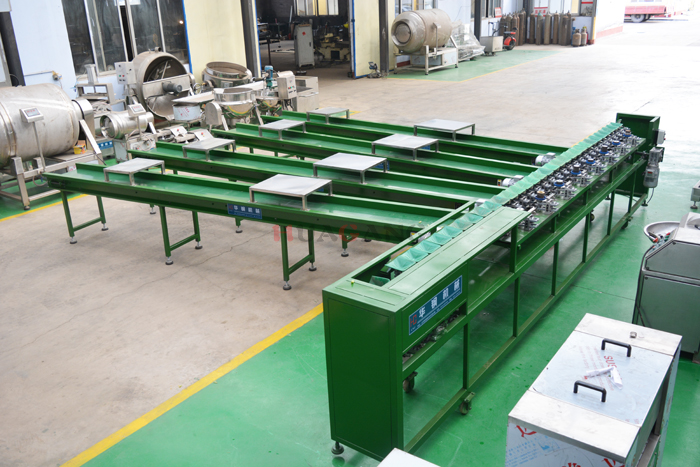 Sorting machine with conveyor 2.jpg