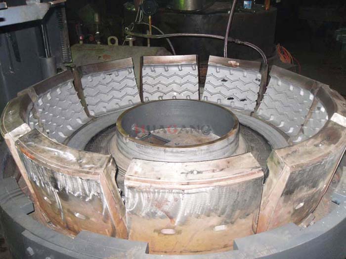 tire retreading machine 5.jpg